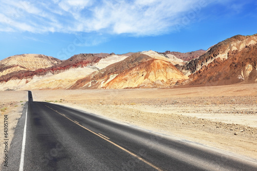 Fototapeta na wymiar Magnificent smooth road in Death Valley Desert