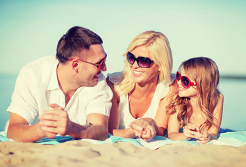 Poster - happy family on the beach