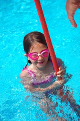 cours de natation en piscine