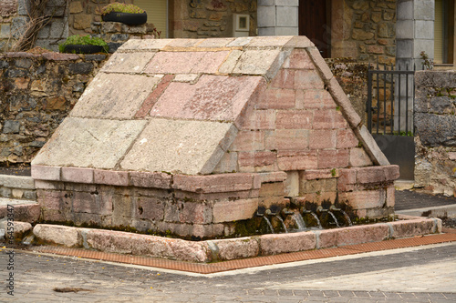 fuente de marmol en lois, picos de europa , leon Poster Mural XXL