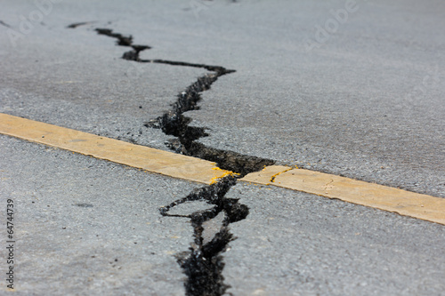 Cuadros en Lienzo broken road by an earthquake in Chiang Rai, thailand