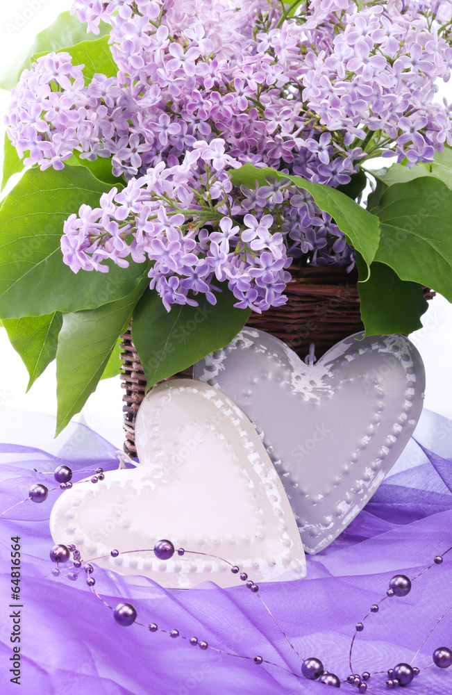 Obraz na płótnie Valentine metal heart with flowers of lilac w salonie