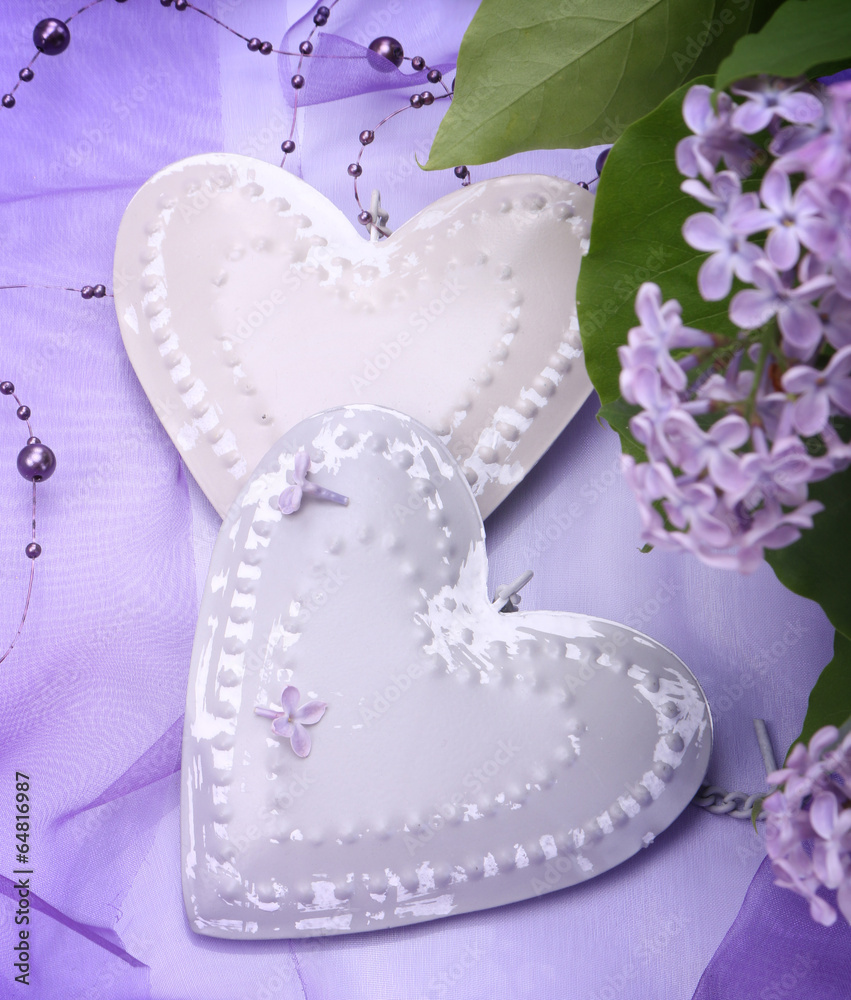 Obraz na płótnie Decorating with a bouquet of lilac and heart w salonie