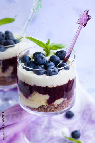 Naklejka - mata magnetyczna na lodówkę blueberry parfait
