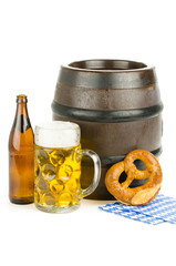 Wall Mural - hefeweizen mit bierfass und brezel