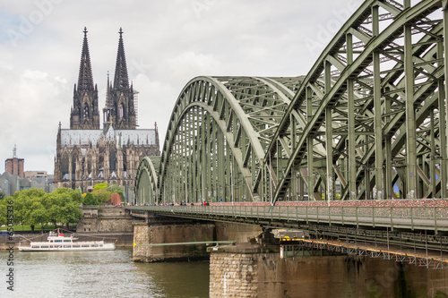 Naklejka na kafelki Cologne Cathedral and hohenzollern Bridge