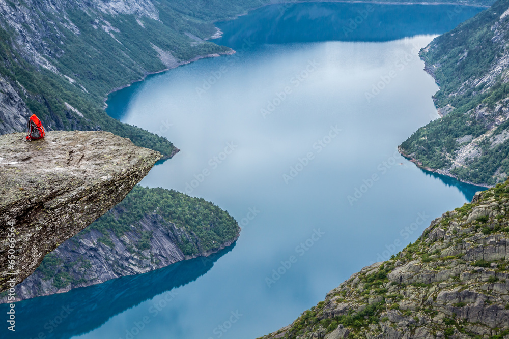 photographie norway mountain trolltunga odda fjord norge hiking trail acheter le sur europosters fr