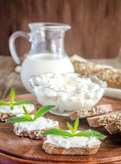 Poster - Wholewheat bread with cream cheese