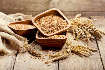 Wall Mural - bowl of wheat grains