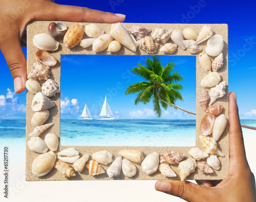 Naklejka na szybę Sand Frame With Two Sail Boats