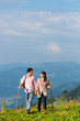 © Kzenon - Alpen - Paar beim wandern in den Bergen