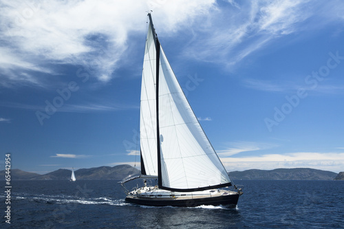 Naklejka dekoracyjna Sailing. Luxury Yachts.