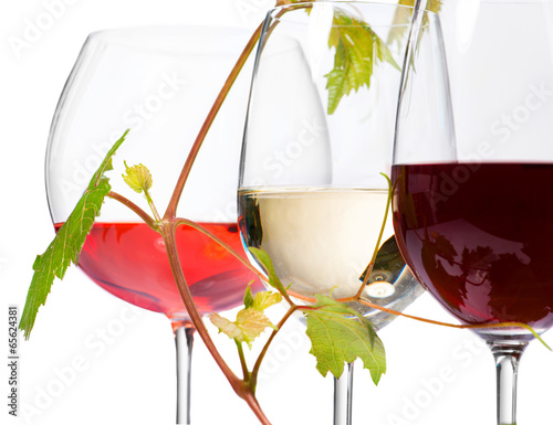 Fototapeta do kuchni Three glasses of wine isolated on white background