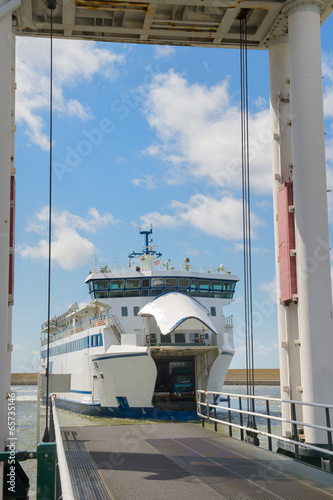 Fototapeta na wymiar Arrival ferry boat