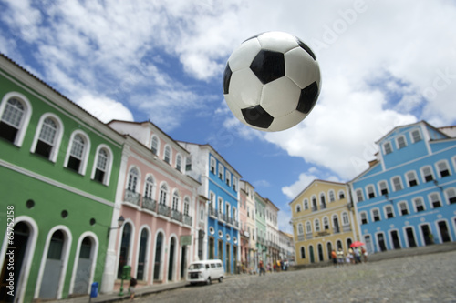 Foto Football at Colonial Architecture Pelourinho Salvador Brazil
