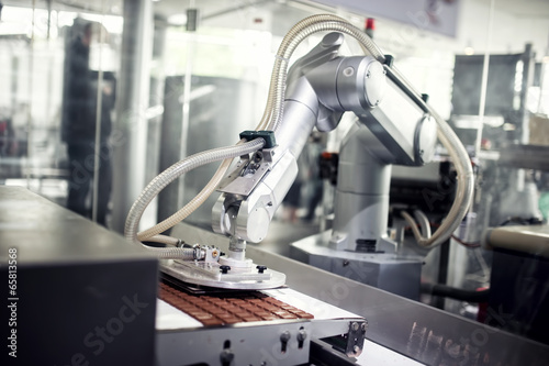 Fotografía Línea de producción de chocolate en la fábrica industrial
