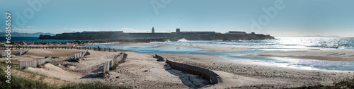 Fotografía Breakwater in Tarifa beach. Andalusia, Spain