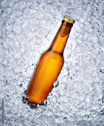 Fototapeta na wymiar cold beer alcohol drink ice