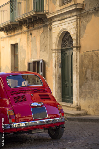 Naklejka - mata magnetyczna na lodówkę Vintage car on the italian street