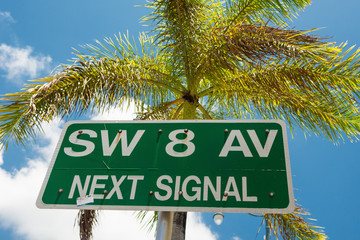 Canvas Print - Street sign marking the 8th street in Little Havana, Miami