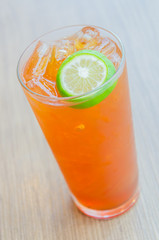 Canvas Print - iced lemon tea