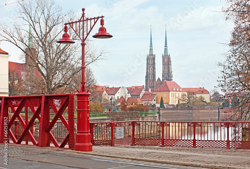 Obraz w ramie The red bridge