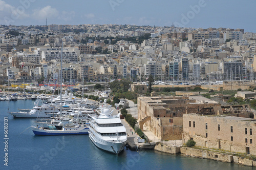 Naklejka na drzwi Malta, the picturesque bay of Valetta