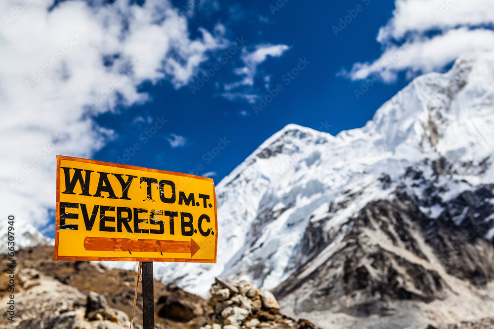 Mount Everest signpost Himalayas - obrazy, fototapety, plakaty 