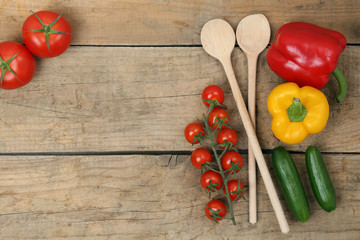 Wall Mural - Gesunde Zutaten zum Kochen mit frischem Gemüse