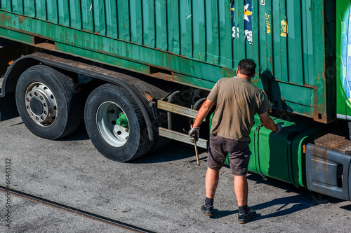 Autista porta container