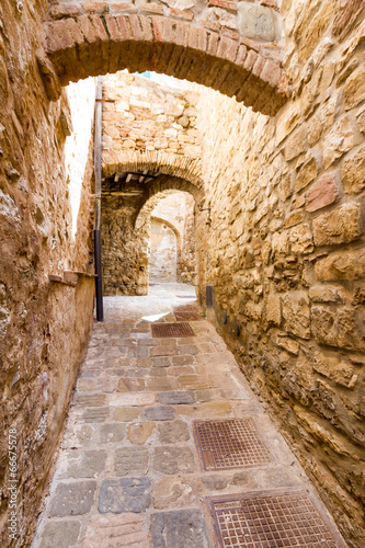 campiglia-marittima-to-stara-wioska-w-toskanii-we-wloszech