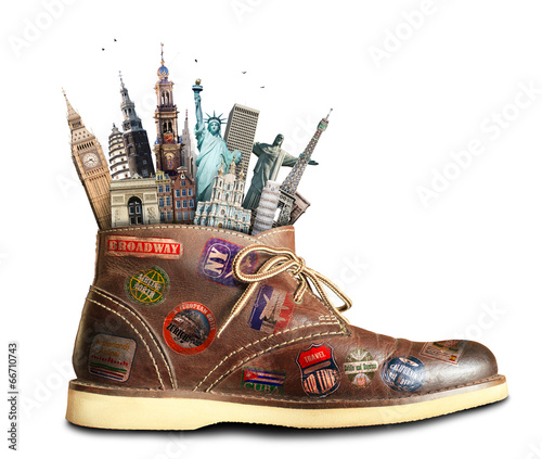podroze-buty-z-naklejkami-podroznymi-i-zabytkami
