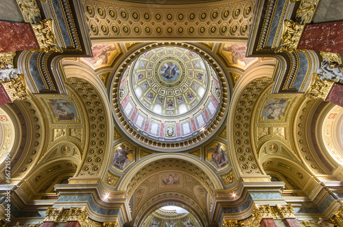 Fotografie, Obraz Interior of St. Stephen's Basilica, Budapest, Hungary