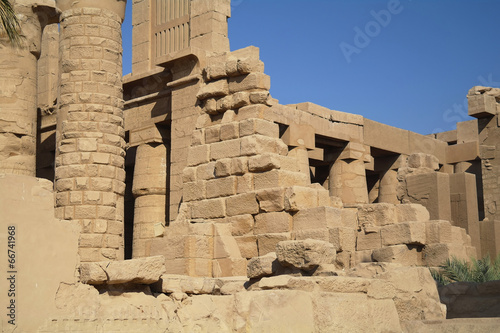 Naklejka na drzwi Ancient architecture of Karnak temple in Luxor, Egypt