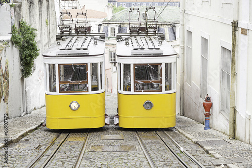 Obraz w ramie Old Lisbon tram