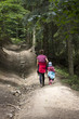 Kobieta z Dzieckiem na górskim szlaku, Gorce, Polska