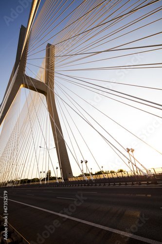 Fototapeta na wymiar Modern bridge 