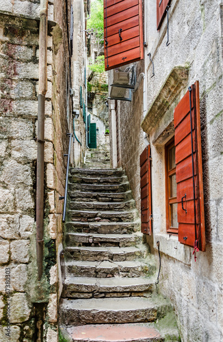 Naklejka na drzwi Stone steps