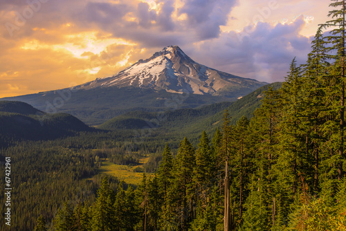Fényképezés Beautiful Vista of Mount Hood in Oregon, USA.