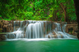 Fototapeta Krajobraz - Thailand waterfall in Kanjanaburi (Huay Mae Kamin)