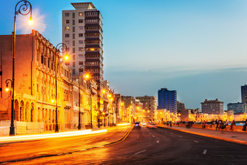 Wall Mural - Sunset in Old Havana with  the street lights of El Malecon