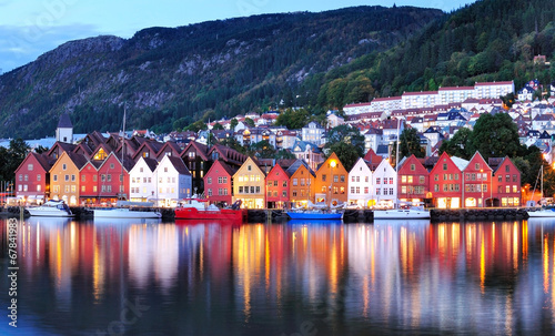 Bergen night view Cityscape reflection Slika na platnu