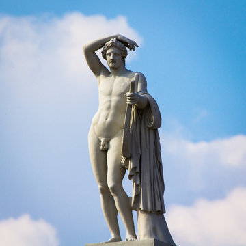 männliche statue