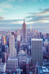 Fototapete - New York City skyline under pastel evening sky