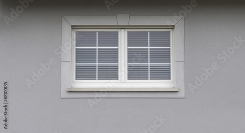 Modernes Fenster In Neuwertiger Grauer Fassade Buy This Stock