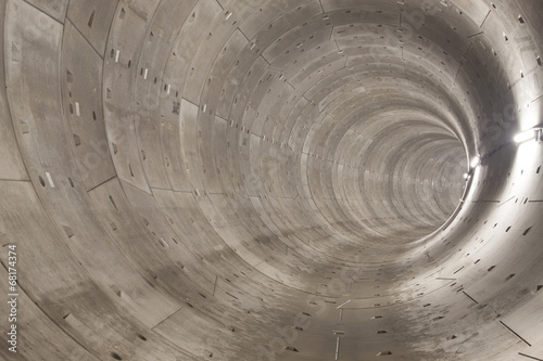 Naklejka na drzwi Round Subway tunnel under construction.