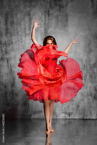 Fototapeta na wymiar flamenco dancer