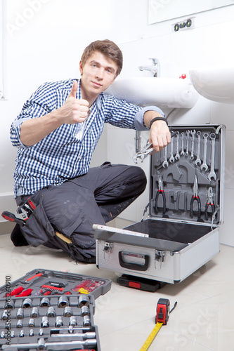 handwerker im badezimmer waschbecken montage – Stock-Foto | Adobe Stock