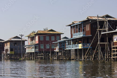 Fotografia, Obraz Typical floating houses on Inle Lake, Myanmar