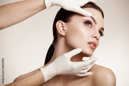 Fotografía Hermosa mujer antes de la cirugía plástica Operación cosmetología